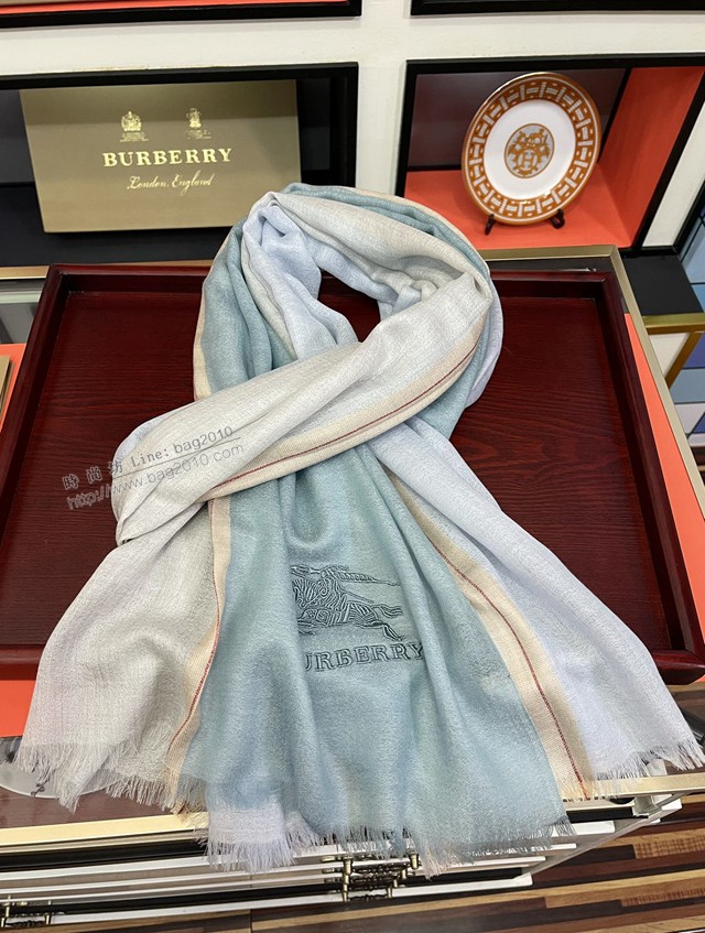 Burberry女士羊絨圍巾披肩 巴寶莉2021新款經典格圍巾  mmj1205